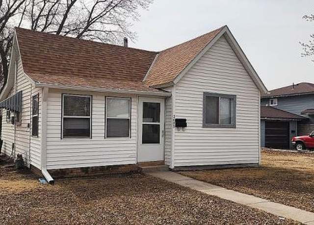 Property at 2403 6th St, Columbus, NE 68601, 1 bed, 1 bath
