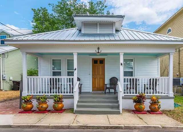 Property at 127 Lincoln St, Saint Augustine, FL 32084, 3 beds, 2 baths