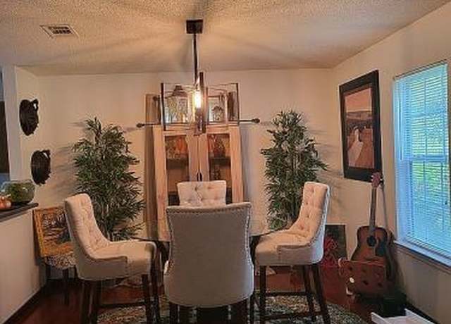 Property at 560 Pelican Ave, Pass Christian, MS 39571, 3 beds, 2 baths