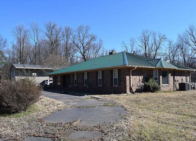 Property at 8076 Hines Rd, Millington, TN 38053, 4 beds, 5 baths