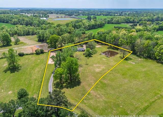 Property at 15599 Thompson Ln, Athens, AL 35611, 4 beds, 2 baths