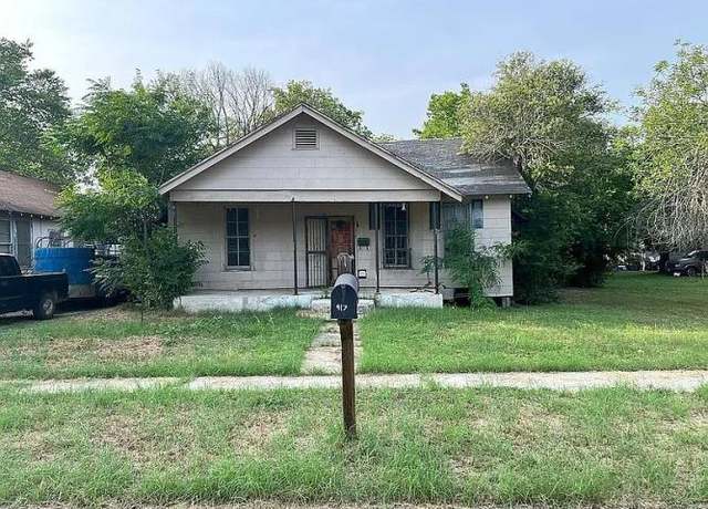 Property at 917 E Fannin St, Luling, TX 78648, 3 beds, 2 baths