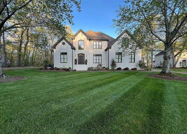 Property at 103 Brow View Ln, Signal Mountain, TN 37377, 4 beds, 3.5 baths