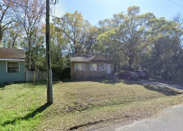Property at 3122 3rd Street Cir S, Jacksonville, FL 32254, 4 beds, 2 baths
