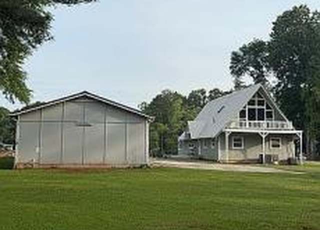 Property at 19081 River Dr, Shelby, AL 35143, 4 beds, 2 baths