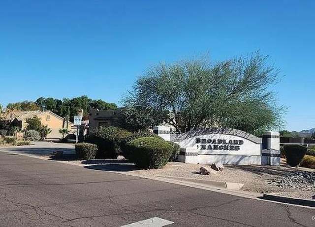 Property at 2423 E Arrowhead Trl, Gilbert, AZ 85297, 5 beds, 3 baths