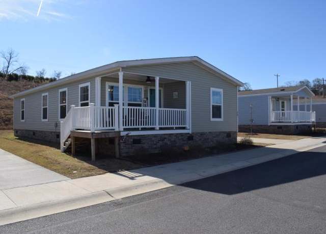 Property at 865 Lookout Dr, Spartanburg, SC 29306, 3 beds, 2 baths