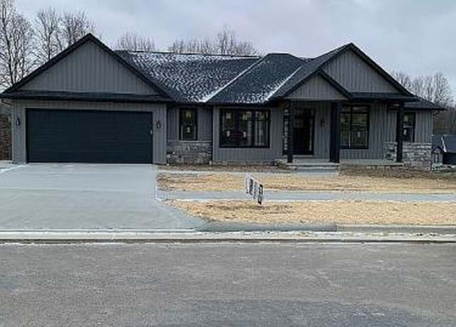 Property at 104 Plymouth Rd, Mount Vernon, OH 43050, 3 beds, 5 baths