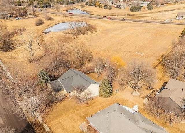 Property at 3700 E 42nd St, Sioux Falls, SD 57103, 5 beds, 3 baths