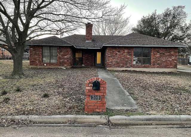 Property at 309 Wilson St, Whitesboro, TX 76273, 3 beds, 2 baths