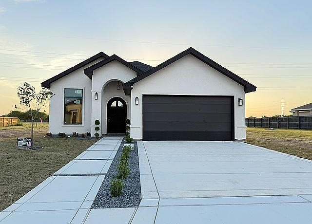 Property at 3101 N Alyna Ave, Edinburg, TX 78541, 3 beds, 2 baths
