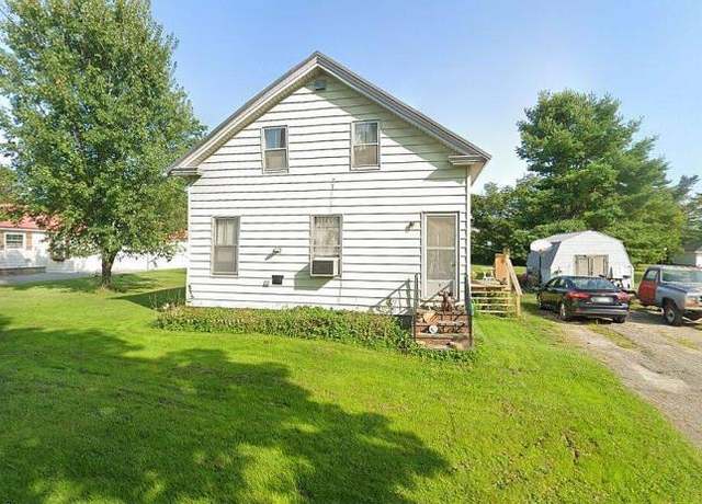 Property at 7 Whalen St, Lincoln, ME 04457, 3 beds, 1 bath