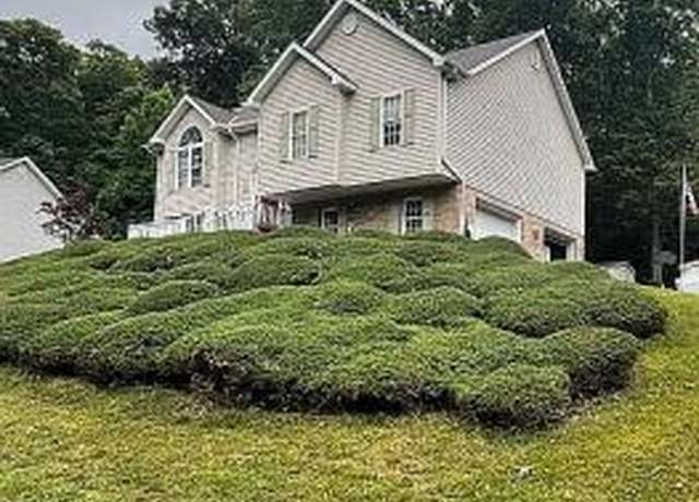 Property at 321 Bayberry Ave, Princeton, WV 24739, 4 beds, 3 baths