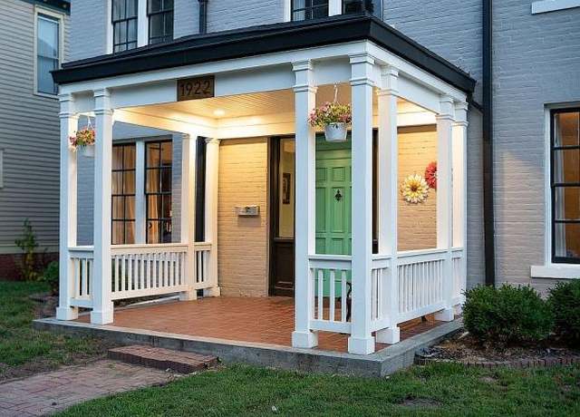 Property at 1922 Clay St, Saint Joseph, MO 64501, 4 beds, 3.5 baths