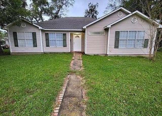 Property at 507 E 11th St, Crowley, LA 70526, 3 beds, 2 baths
