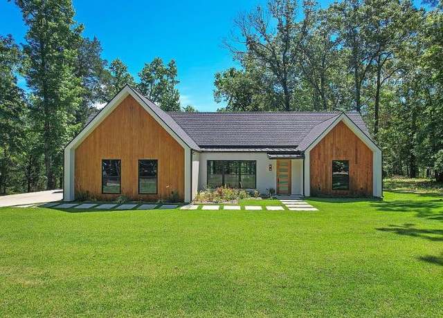 Property at 800 John Dean Rd, Gilmer, TX 75644, 4 beds, 3.5 baths