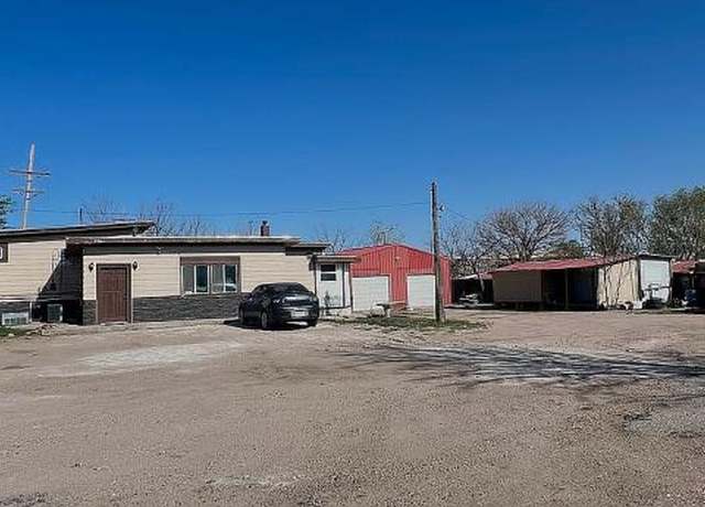 Property at 2401 E Trail St, Dodge City, KS 67801, 6 beds, 3 baths