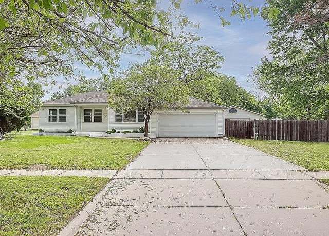 Property at 1815 N Meridian Ave, Wichita, KS 67203, 3 beds, 2 baths
