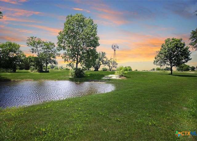 Property at 322 County Road 180a, Hallettsville, TX 77964, 6 beds, 5 baths