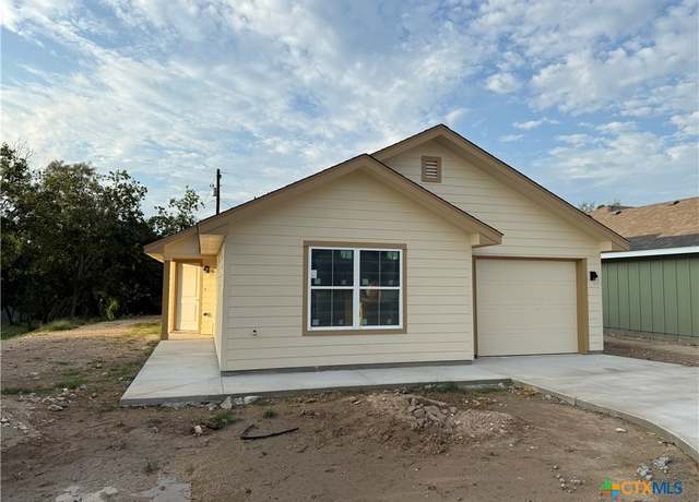Property at 1712 East Avenue J, Lampasas, TX 76550, 3 beds, 2 baths