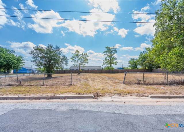 Property at 1602 Cummings St, Luling, TX 78648