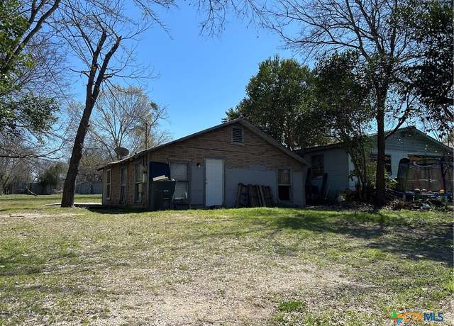 Property at 1865 Lee St, New Braunfels, TX 78130