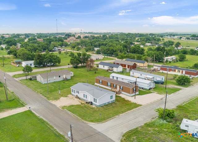 Property at 207 Park St, Rogers, TX 76569, 6 beds, 4 baths