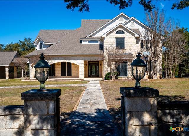 Property at 400 Indian Hills Rd, Gatesville, TX 76528, 4 beds, 3.5 baths