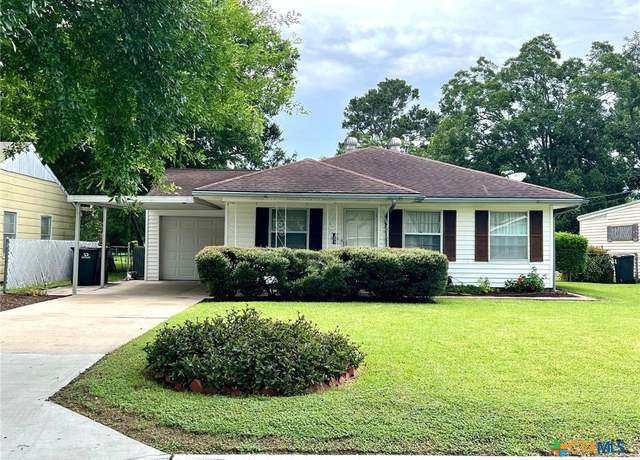 Property at 208 Brown St, Edna, TX 77957, 2 beds, 1 bath