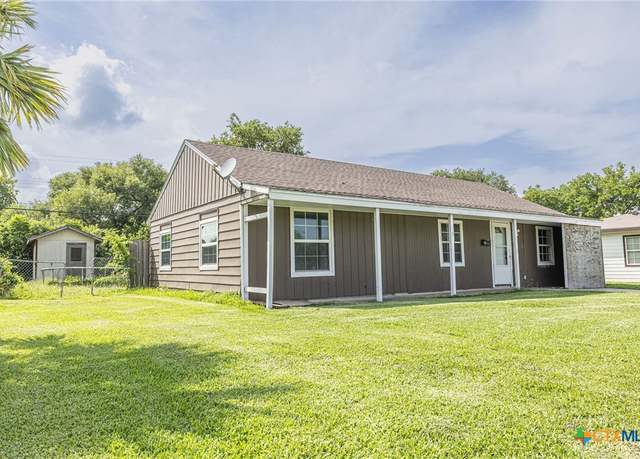 Property at 123 Burnet St, Port Lavaca, TX 77979, 3 beds, 1 bath
