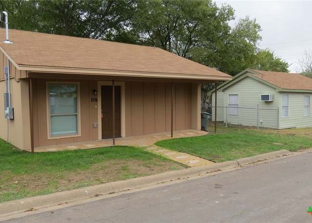 Property at 604 Wisconsin St, Killeen, TX 76541, 3 beds, 2 baths