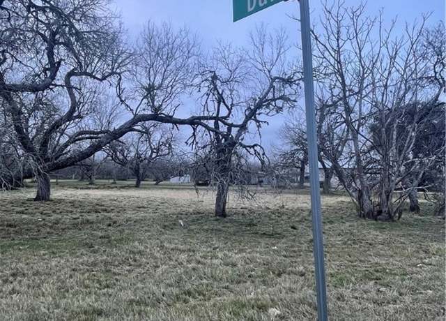 Property at 597 E Park C St, Cuero, TX 77954
