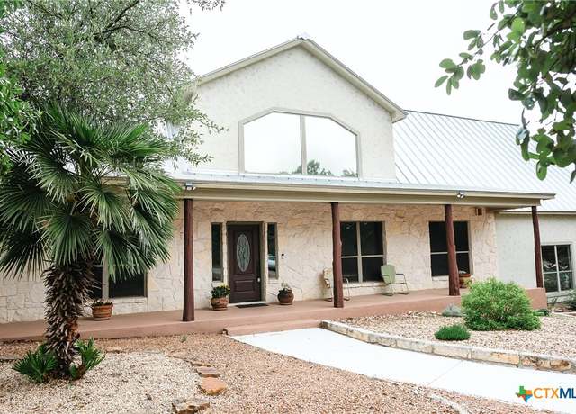 Property at 211 Cambridge Dr, New Braunfels, TX 78132, 3 beds, 2.5 baths