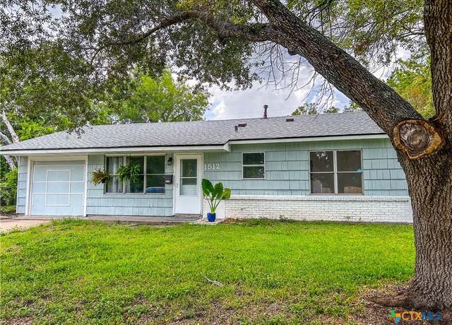 Property at 1512 Bowie, Victoria, TX 77901, 3 beds, 1 bath