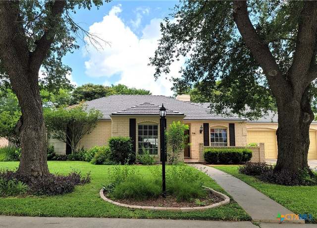 Property at 114 Berkshire Ln, Victoria, TX 77904, 3 beds, 2 baths
