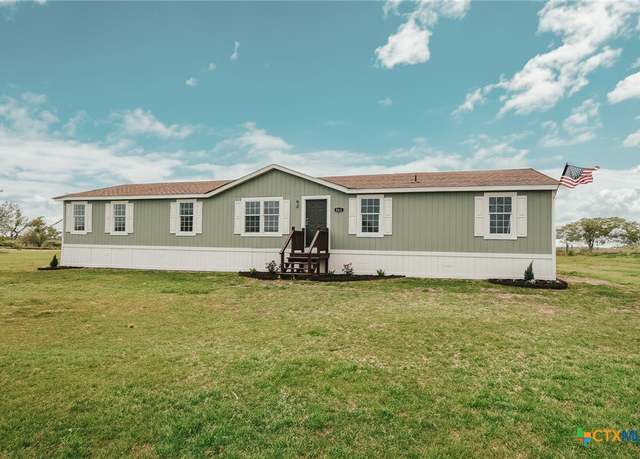 Property at 302 Jared Rd, Victoria, TX 77905, 4 beds, 2 baths