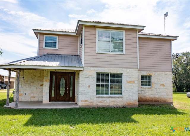 Property at 3831 Hopkinsville Rd, Cuero, TX 77954, 4 beds, 2.5 baths