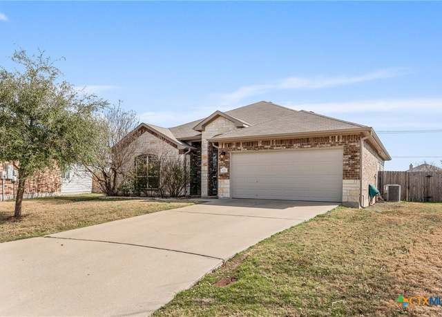 Property at 305 Brunswick, Temple, TX 76502, 4 beds, 2 baths