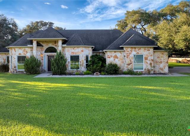 Property at 62 Grand Oak Dr, Inez, TX 77968, 3 beds, 2.5 baths
