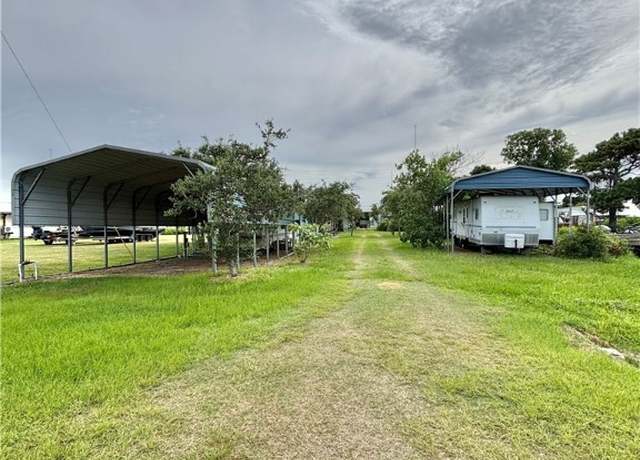 Property at 95 Blue St, Port O'connor, TX 77982