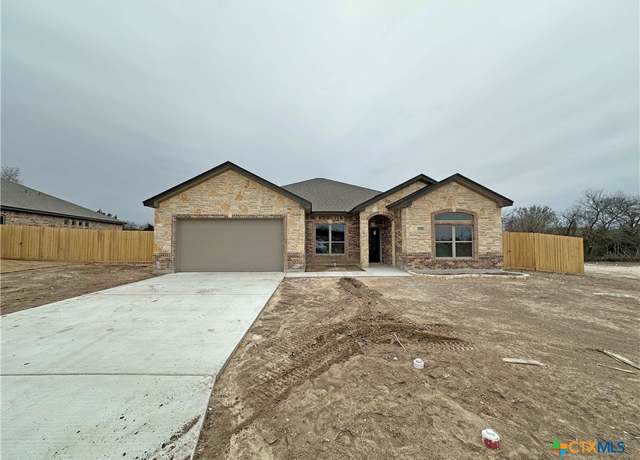 Property at 135 Lasso Loop, Lorena, TX 76655, 3 beds, 2.5 baths