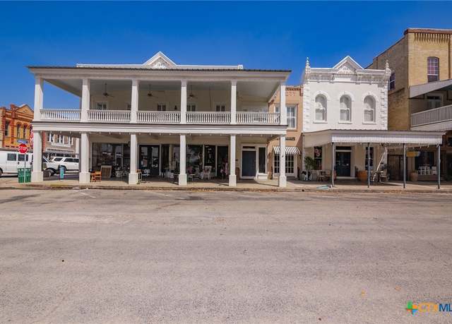 Property at 102-110 N Courthouse Sq, Goliad, TX 77963, 6 beds, 4 baths