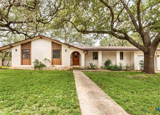 Property at 517 Oakwood Blvd, New Braunfels, TX 78130, 3 beds, 2.5 baths