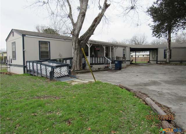 Property at 1650 Terminal Loop Rd, Mcqueeney, TX 78123
