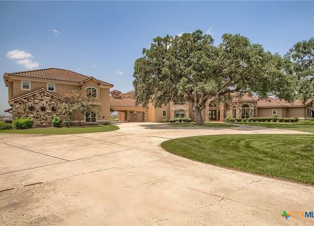 Property at 3620 Huber Rd, Seguin, TX 78155, 7 beds, 6 baths