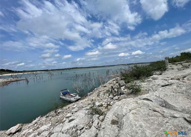 Property at 1415 Glenn Dr, Canyon Lake, TX 78133, 2 beds, 1 bath