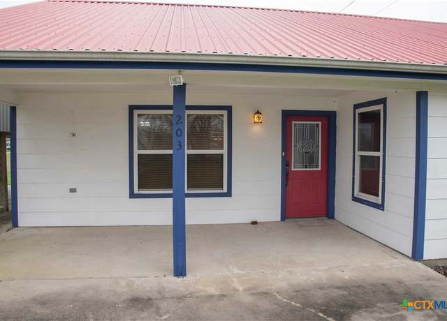 Property at 203 S Gisler St, Austwell, TX 77950, 1 bed, 1 bath