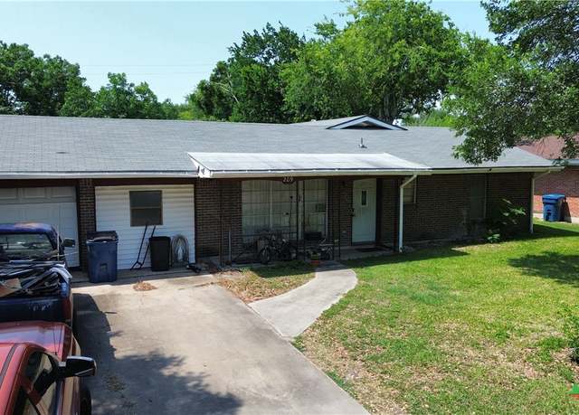Property at 209 Candlelight Ln, Port Lavaca, TX 77979, 3 beds, 2 baths