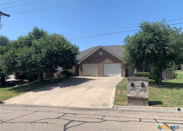Property at 816 Twin Oaks Dr, Temple, TX 76504, 3 beds, 2 baths