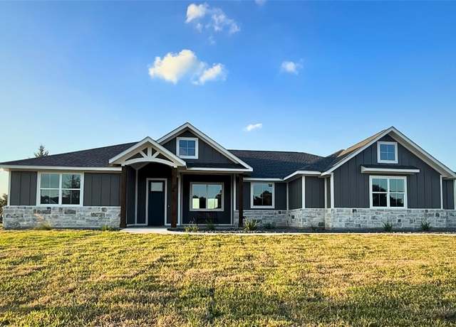 Property at 84 Cloverleaf Trl, Victoria, TX 77905, 4 beds, 2.5 baths